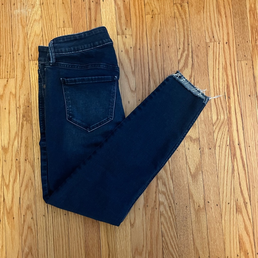 Old Navy rockstar super skinny jeans, dark wash, size 4